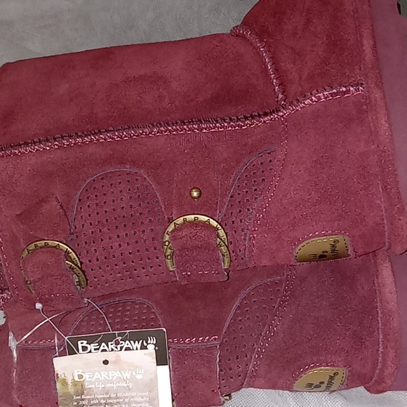 Shoes - Picture 2 of 6